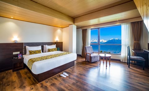 Luxury Suite | Select Comfort beds, minibar, WiFi (free), bed sheets