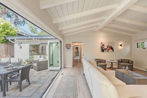 Welcome to "Twin Tides"! Carmel-by-the-Sea Home with Hot Tub