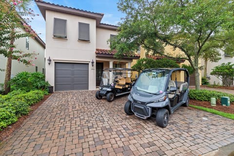 1904 Villa Lago Golf Carts