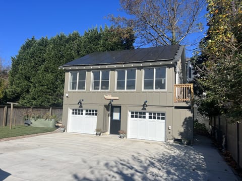 Garage Apt/Parking Area