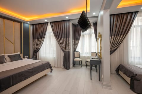 Premium bedding, in-room safe, individually furnished, desk
