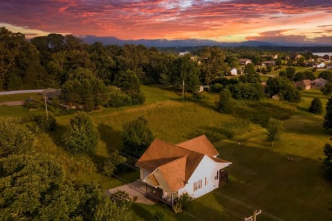 Large private property close to lake| Mountains