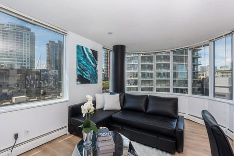 Enjoy the luxurious downtown apartment where you will find everything you need to have the best experience imaginable 