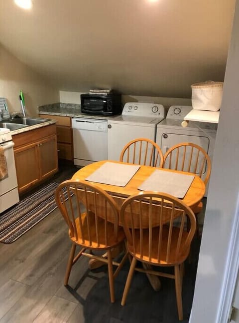 Kitchen, washer, dryer, dishwasher, microwave