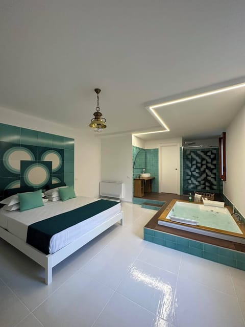 Double Room, Ensuite, Mountain View (Verde) | Egyptian cotton sheets, premium bedding, down comforters