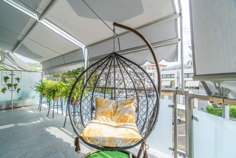 Modern and comfortable apartment ideal for 2 guests located in a residential area of Chiavari, a few steps from the historic center and the beach. The accommodation is equipped with every comfort: equipped terrace, kitchen, washing machine, air condition Apartment in Chiavari
