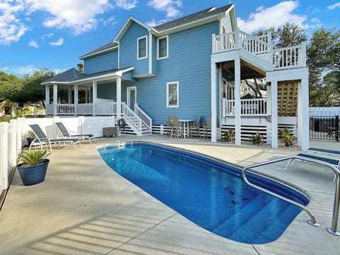Lighthouse Cottage w/ Private Pool Area