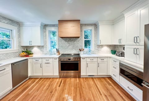 Large kitchen for ALL the cooks