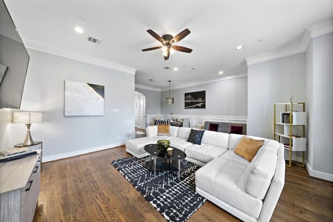 Perfectly designed to accommodate all your family and friends comfortably.