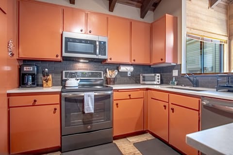 Fully-equipped kitchen