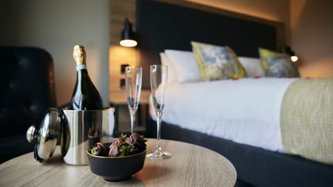 In-room safe, desk, laptop workspace, soundproofing