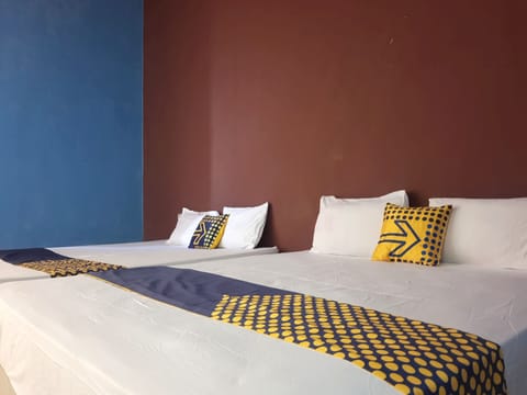 Triple Room | Desk, free WiFi, bed sheets