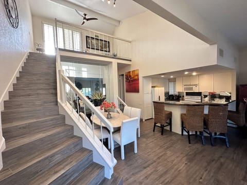 Spacious living area with loft 