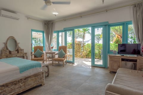 Studio, Ocean View | Premium bedding, minibar, in-room safe, desk