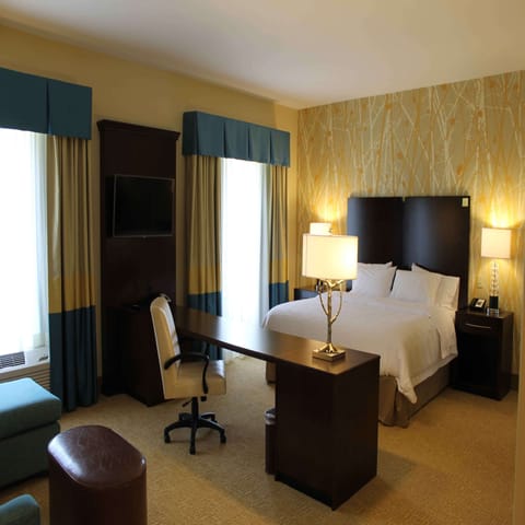 King, Studio, 1 King Bed, Non Smoking | Desk, laptop workspace, blackout drapes, iron/ironing board