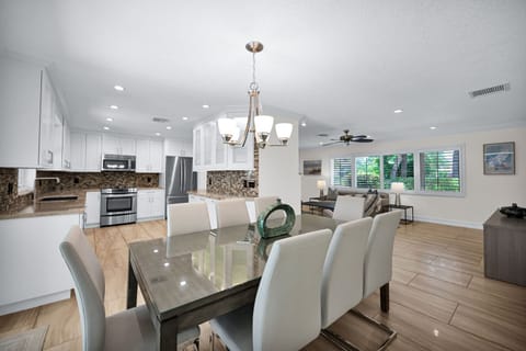 Open plan Kitchen / Diner area