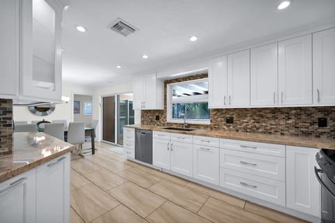 Modern Kitchen 
Fully equipped for your stay