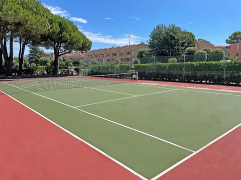 Apartment, 2 Bedrooms, Balcony | Tennis court