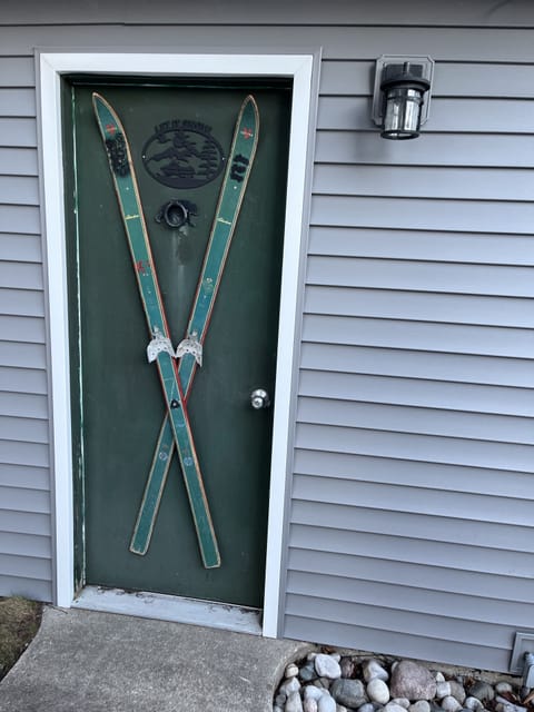 Space for your extra gear in mini-garage.