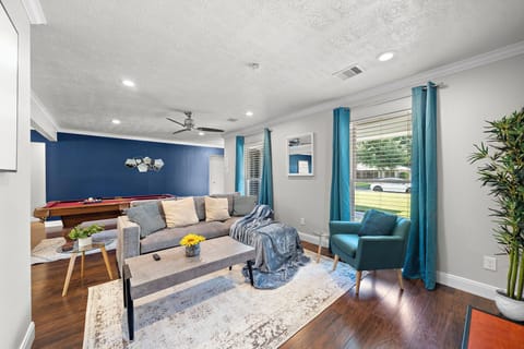 Perfectly designed to accommodate all your family and friends comfortably.