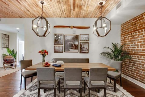 Open Concept Dining Area | Indoor Dining Table | Seats up to 8