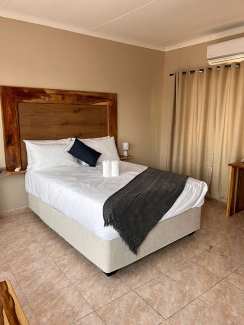 Double Room | Desk, laptop workspace, soundproofing, WiFi (free)