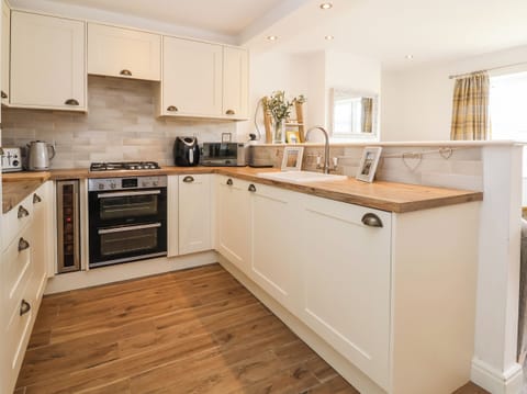 Fridge, dishwasher, electric kettle, toaster