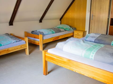 Property, Furniture, Comfort, Azure, Wood, Textile, Bunk Bed, Floor, Bed Frame, Hostel