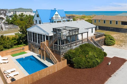 SN572C: Pleasant Seaprise | Front Exterior