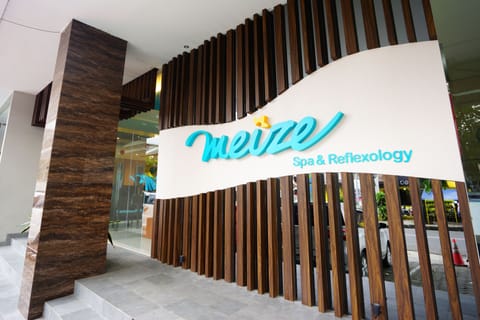 Deep-tissue massages, reflexology