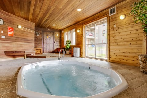 Condo, 2 Bedrooms | Spa | Hot tub