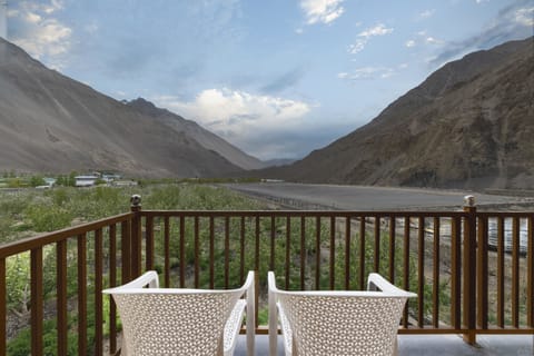 Premium Room, Valley View | Balcony view