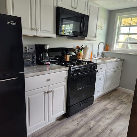 full kitchen
