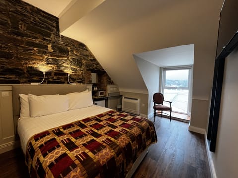 Standard Room | Free WiFi