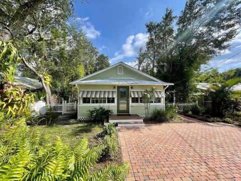 Front of Green Turtle close to downtown Stuart