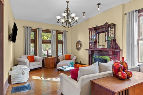 Living Room — The Marquis Manor vacation rental in St. Louis.