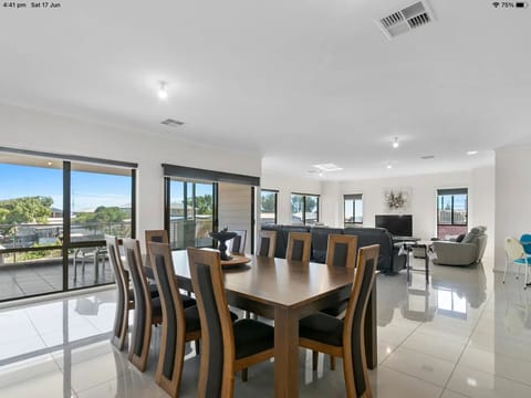 HUGE dining, lounge & kitchen area upstairs