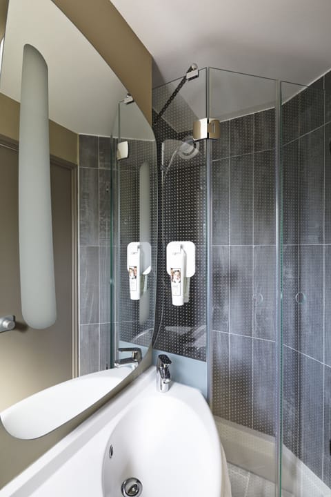 Premium bedding, pillowtop beds, in-room safe, desk