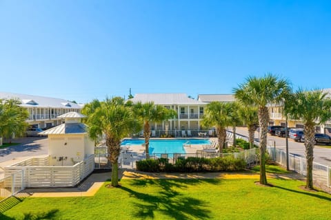 Amazing Pool Views!