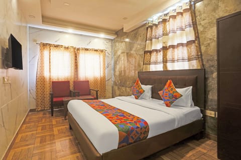 Premium Room | Egyptian cotton sheets, premium bedding, in-room safe, desk