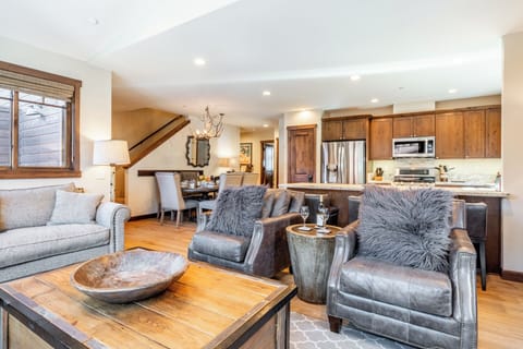 At Bear’s Den, the open layout allows the whole group to gather comfortably—whether sharing a meal, playing games, or unwinding by the fire.