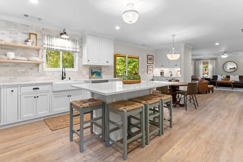 Kitchen - open concept to living room