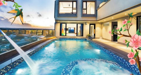Rooftop pool