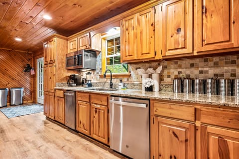 Ridgecrest Retreat's fully equipped kitchen