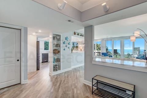 Condo, 3 Bedrooms | Interior
