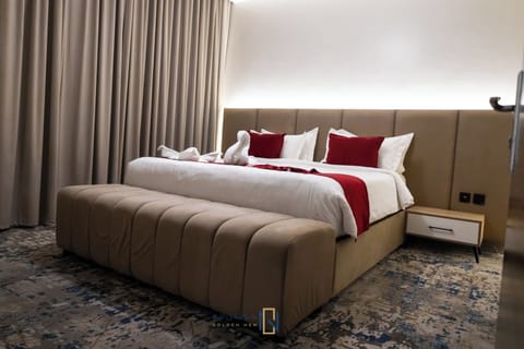 Minibar, iron/ironing board, free WiFi, bed sheets