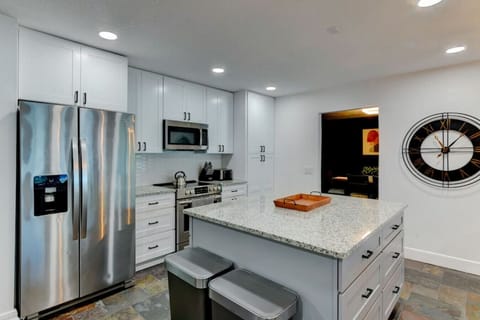 Fully stocked kitchen!