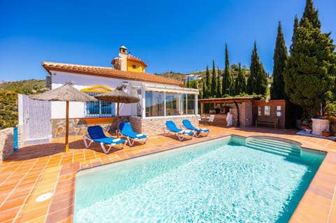 Beautiful villa with private pool and terrace with sea views