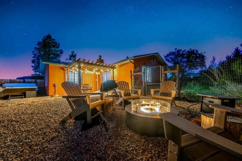 Enjoy the summer nights of Southern Utah like never before. The backyard is small but mighty and provides the perfect space to enjoy magnificent sunsets. Gather 'round the fire, or stargaze from your own private hot tub. 