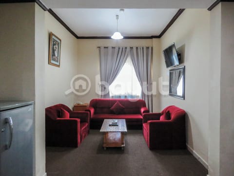 Family Room | Living area | 32-inch flat-screen TV with satellite channels